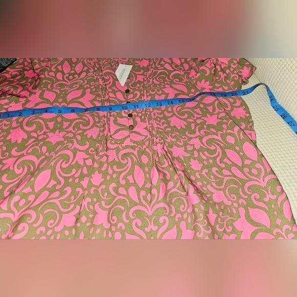 Banana Republic NWT V-neck Pink & Green Women's Pullover Blouse 3/4 Sleeves Sz M - Picture 3 of 9